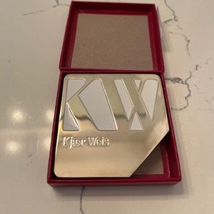 Kjaer Weiss foundation compact